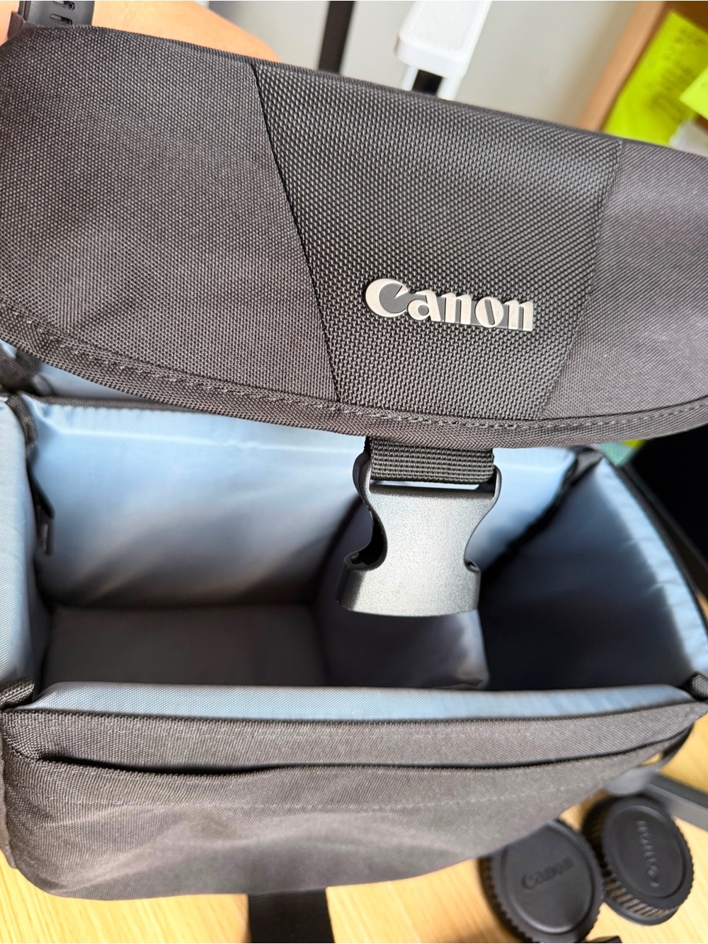 Canon EOS Rebel T7 Camera double lens kit with EF-S 18-55mm and EF 75-300mm lens - Picture 5 of 7